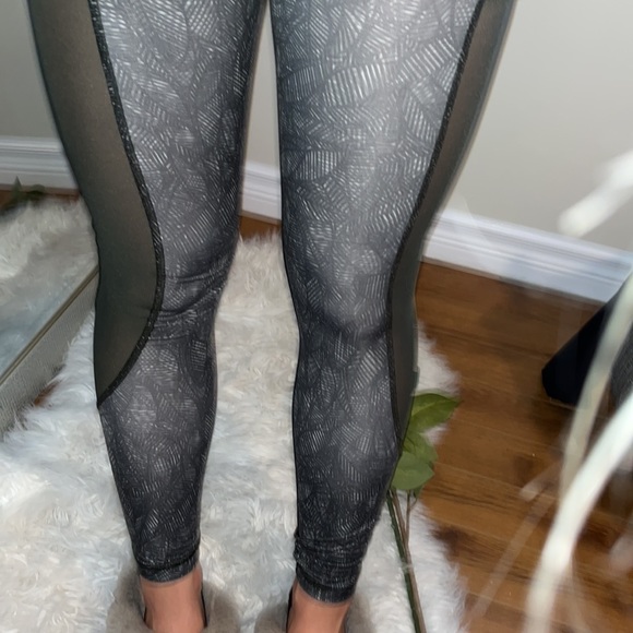 Lululemon leggings - Picture 2 of 8